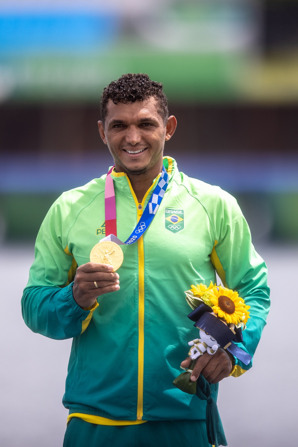 Isaquias Queiroz leva a medalha de ouro nas Olimpíadas de Tóquio