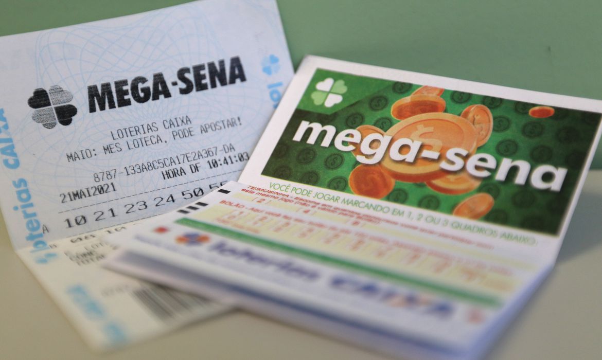 Ninguém acerta a Mega-Sena e prêmio acumula em R$ 12,8 milhões