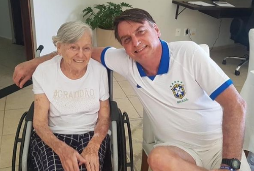 Mãe de Bolsonaro morre aos 94 anos no Vale da Ribeira, em São Paulo