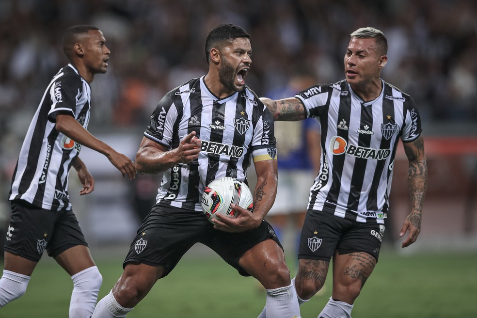Análise: em clássico com emoção, drama e polêmica, Atlético-MG bate Cruzeiro e consegue vitória que faltou em 2021