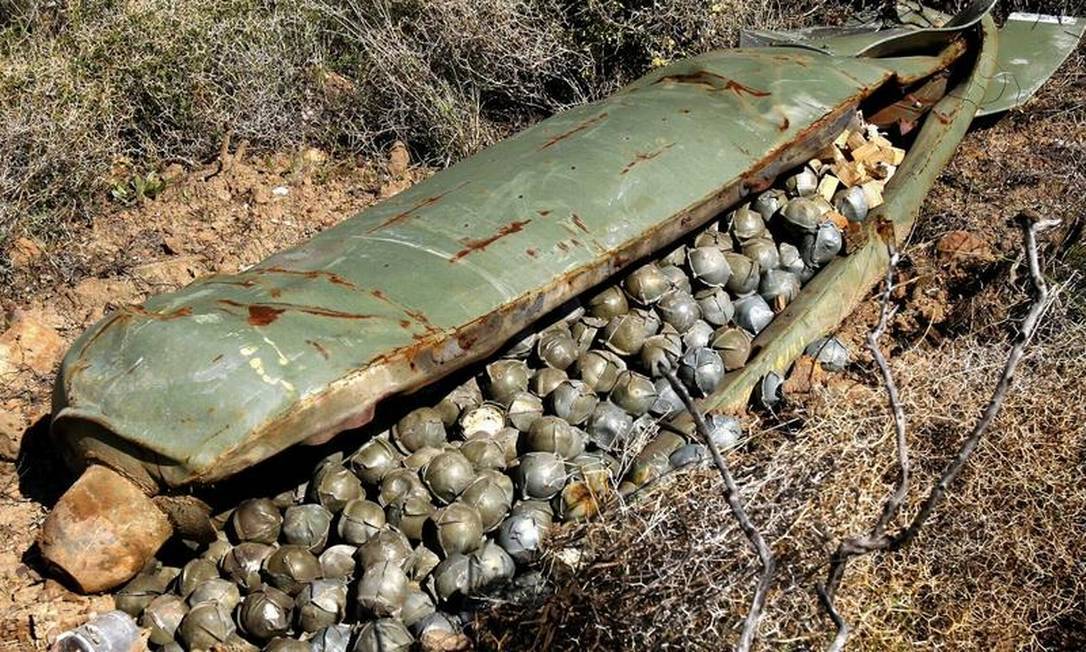 ONGs denunciam uso de bombas de fragmentação pela Rússia contra a Ucrânia: saiba o que são essas munições