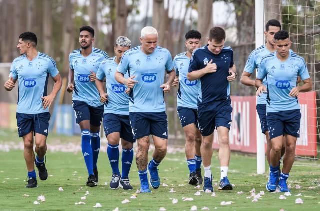 Cruzeiro inicia última semana de treinos em 2022; veja elenco disponível para jogo da taça