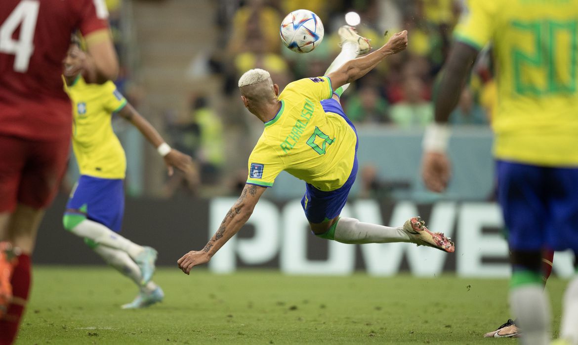 Richarlison diz que gol de voleio foi um dos mais bonitos da carreira