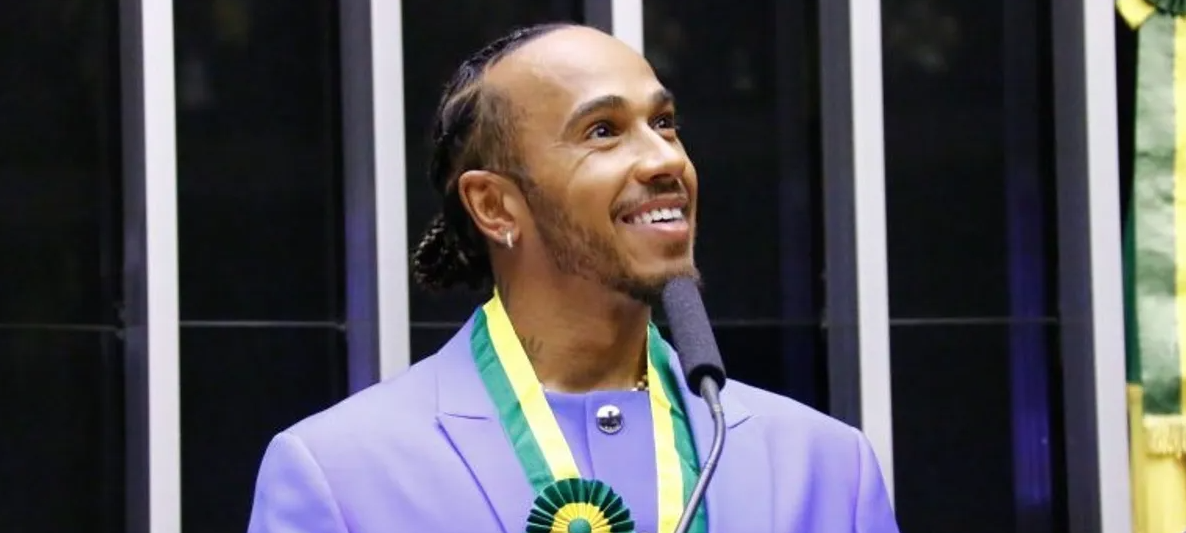 Lewis Hamilton recebe título de Cidadão Honorário Brasileiro pela Câmara