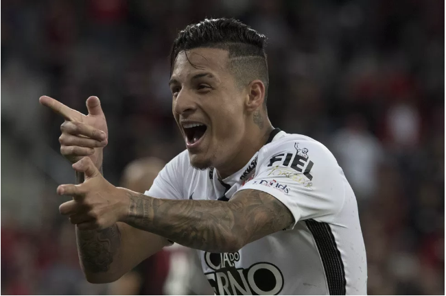 Guilherme Arana de volta? Corinthians sondou Atlético-MG em 2022 e mantém porta aberta