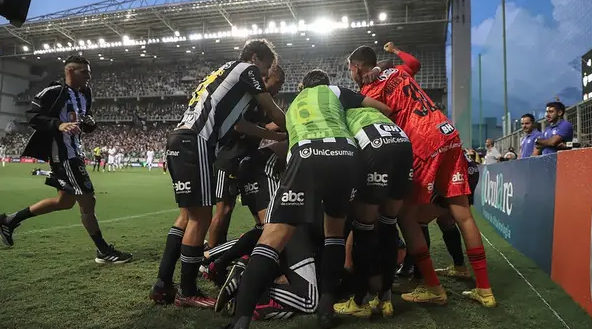 Vitória do Cruzeiro garante Atlético na semifinal do Campeonato Mineiro