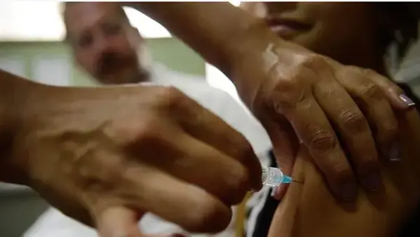 Vacinação contra o HPV pode custar R$ 3 mil na rede particular; médica tira dúvidas sobre novo imunizante