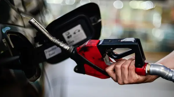 Pesquisa aponta que abastecer com etanol e diesel está mais caro em Belo Horizonte; gasolina tem preço estável