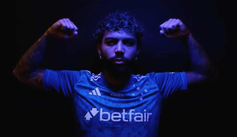‘História e tradição’: Gabigol exalta Cruzeiro em aniversário de 104 anos